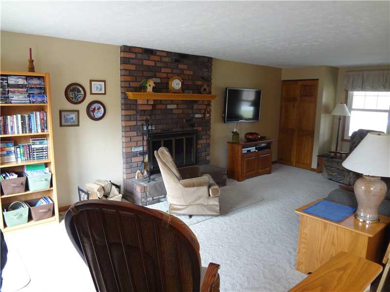 33 Hones Road Export, PA 15632 - Photo 8 of 15 Living Room.