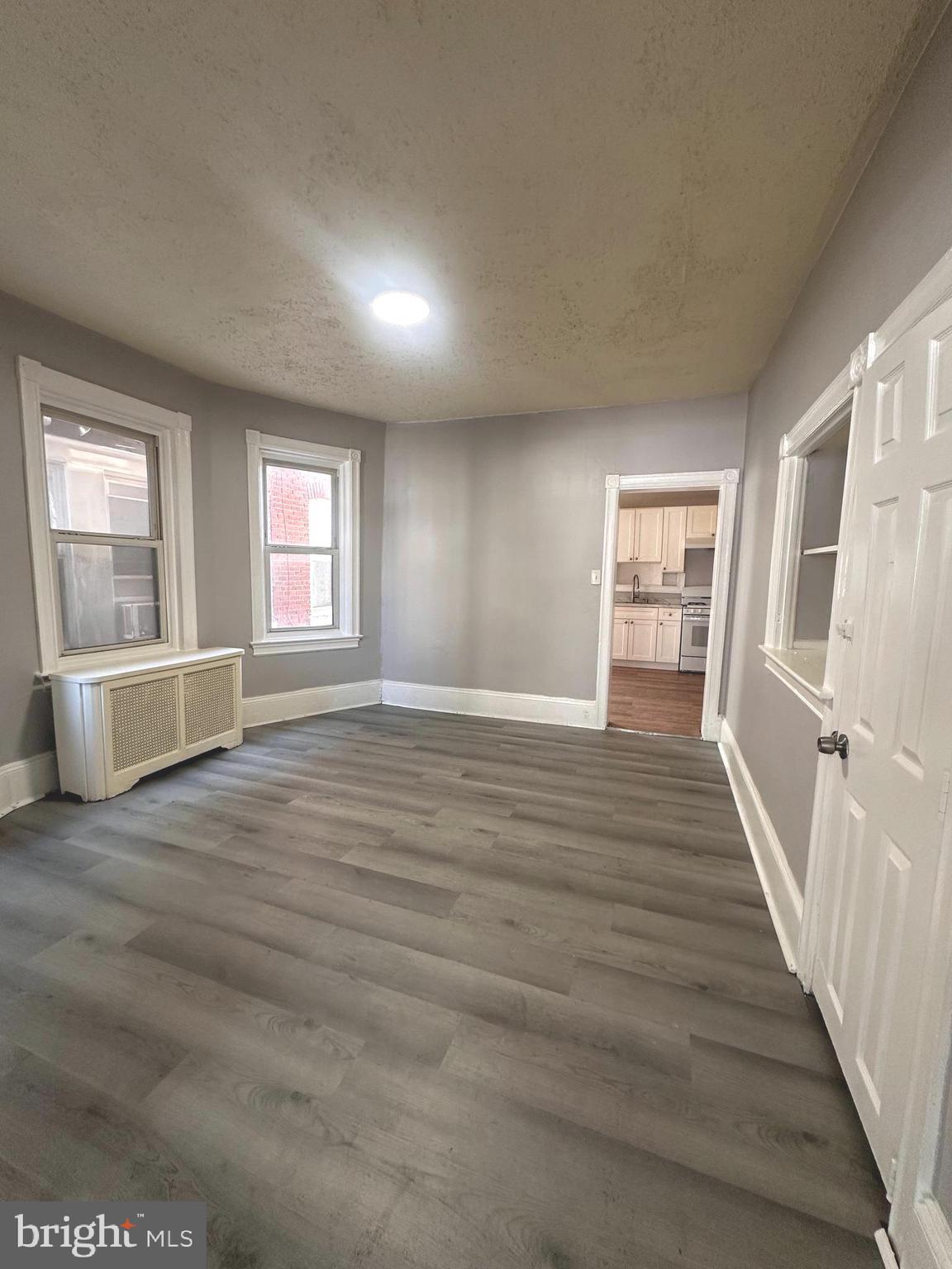 491 West Hanover Street Trenton, NJ 08618 - Photo 5 of 24