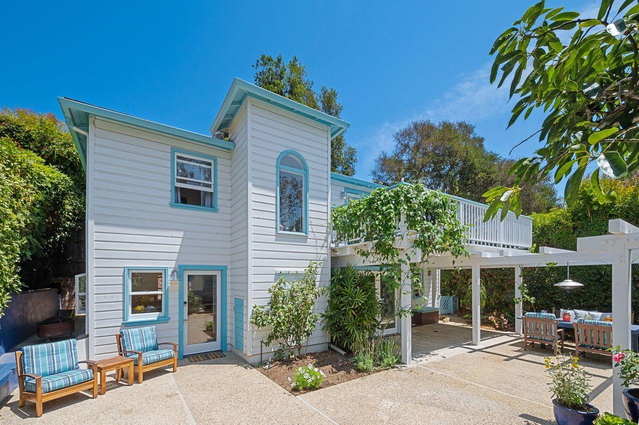412 Lemon Grove Lane Montecito, CA 93108 - Photo 2 of 27 LemonGrove412.MainHouseExterior