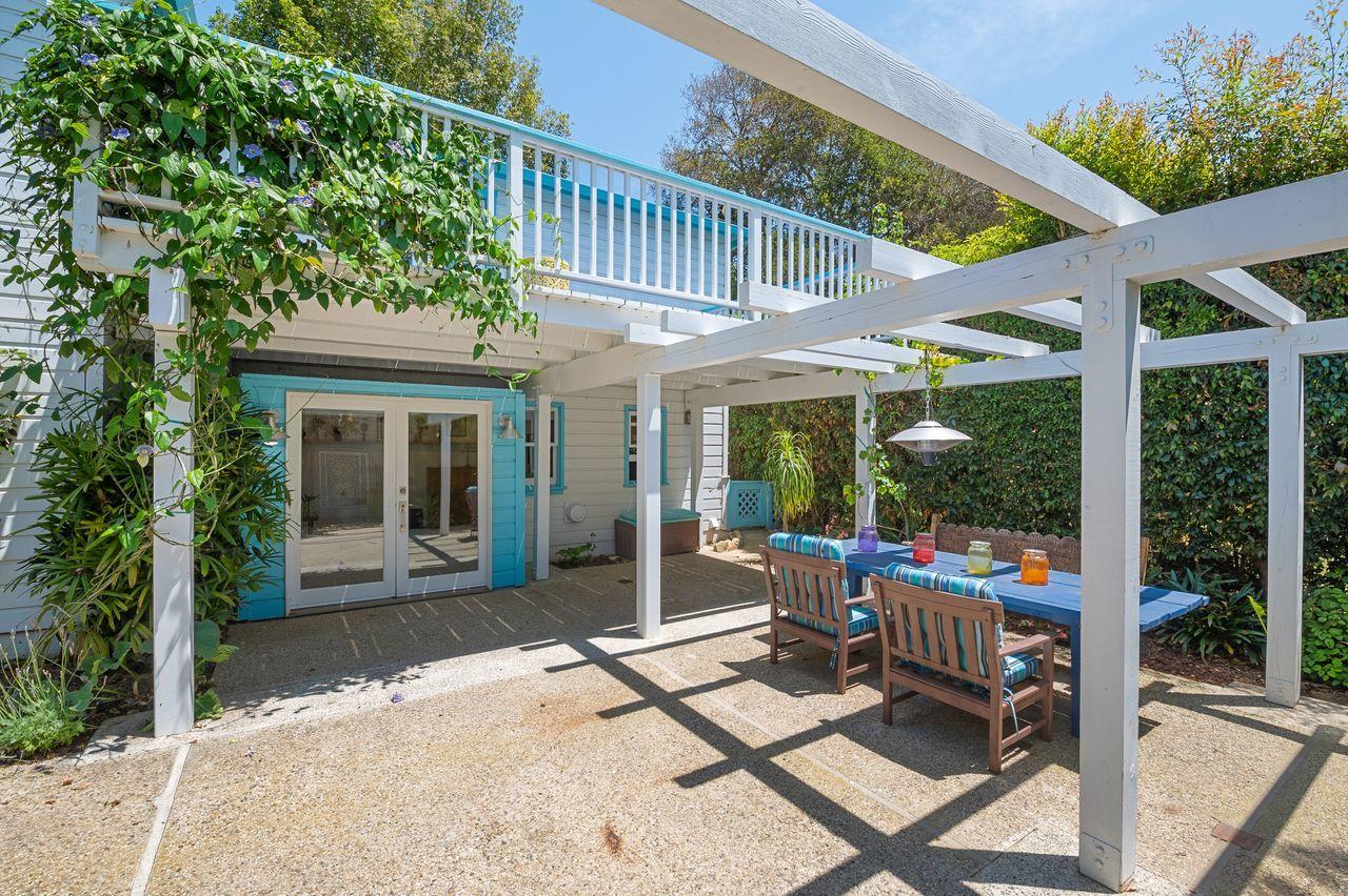 412 Lemon Grove Lane Montecito, CA 93108 - Photo 22 of 27 LemonGrove412.EntertainmentTerrace4