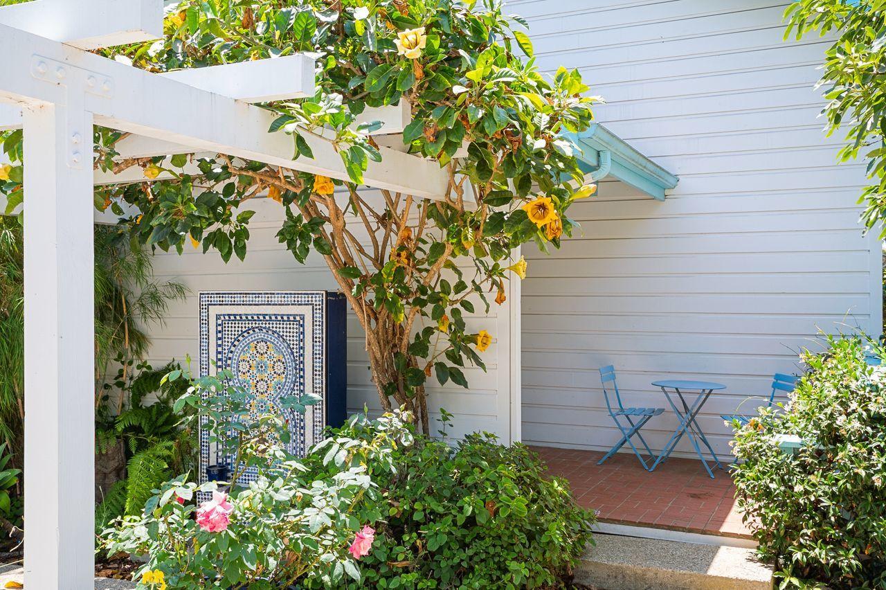 412 Lemon Grove Lane Montecito, CA 93108 - Photo 26 of 27 LemonGrove412.GuestQuartersEntrance