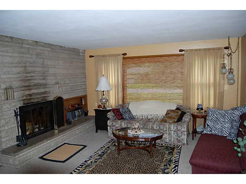1712 Lindberg Road Anderson, IN 46012 - Photo 7 of 22