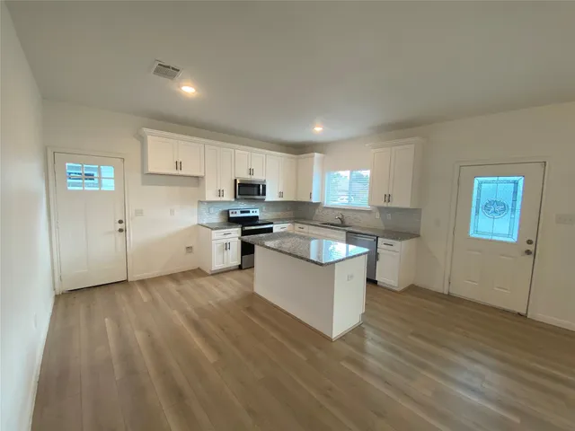 $1,600 | 7945 Sparta Street, Houston, TX 77028