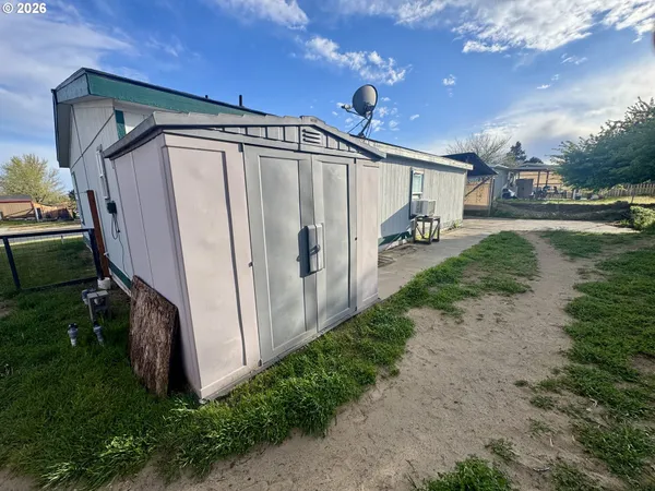 $265,000 | 160 Elizabeth Drive, Stanfield, OR 97875