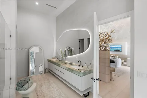 $5,985,000 | 14910 Southwest 16 Court, Fort Lauderdale, FL 33325