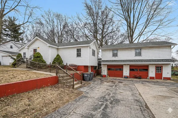 $325,000 | 2854 Oak Street, Stevensville, MI 49127
