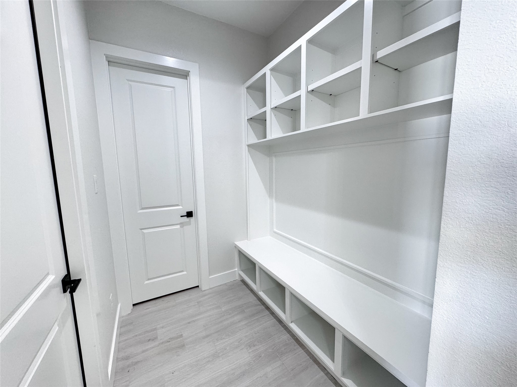 27710 Colapis Drive Splendora, TX 77372 - Photo 8 of 49 a bathroom with a bathtub
