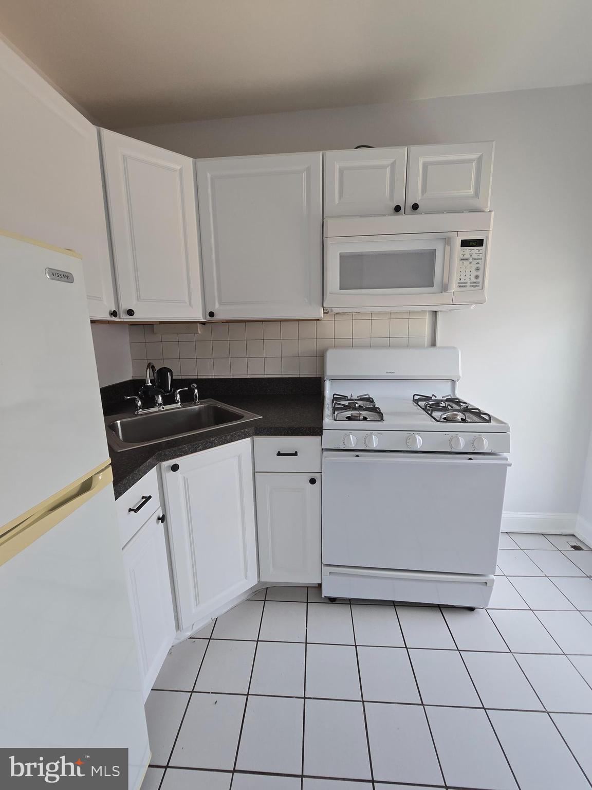 218 Ripka Street Philadelphia, PA 19127 - Photo 6 of 16