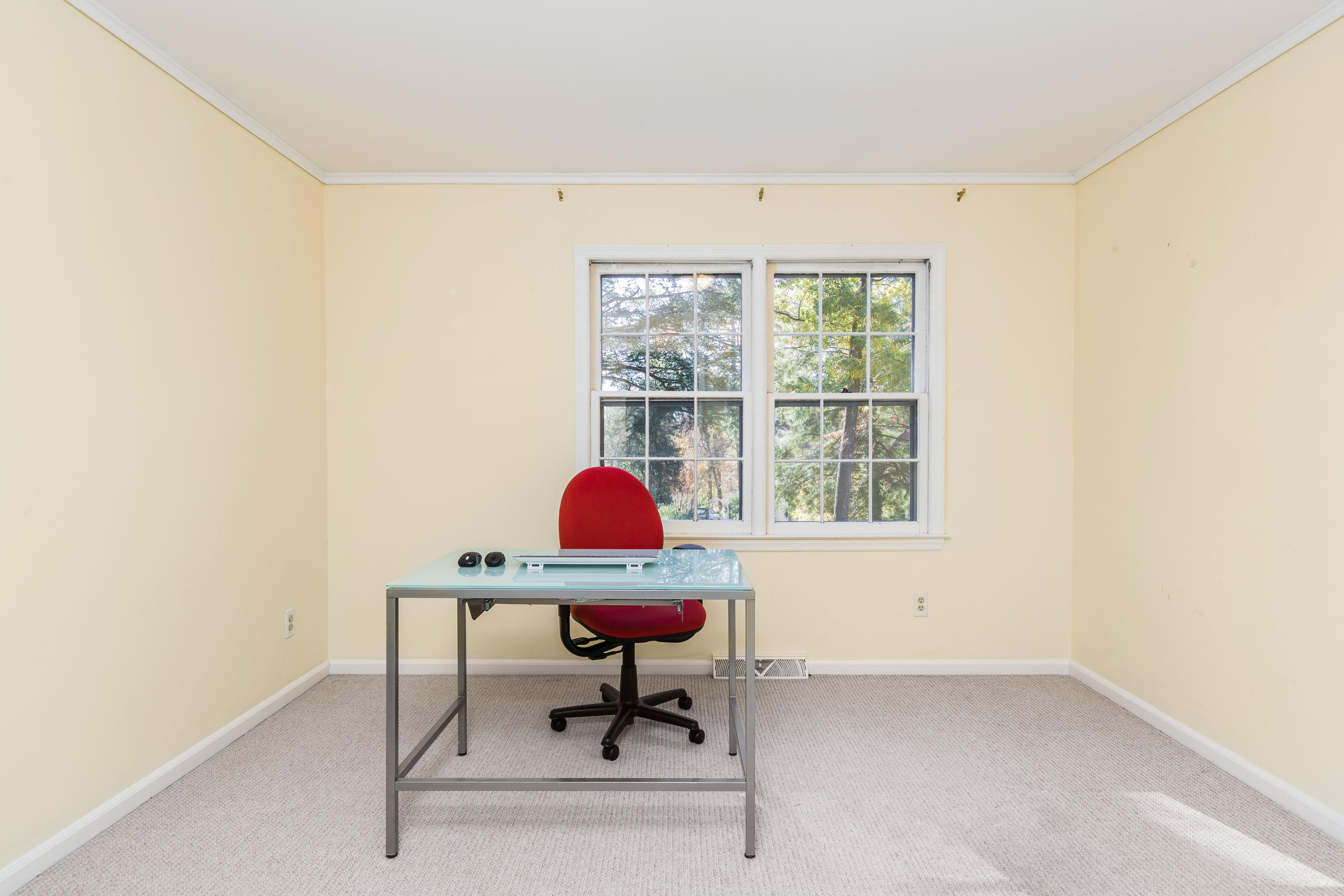 21 Barringer Road Darien, CT 06820 - Photo 23 of 34 a workspace with furniture and a window