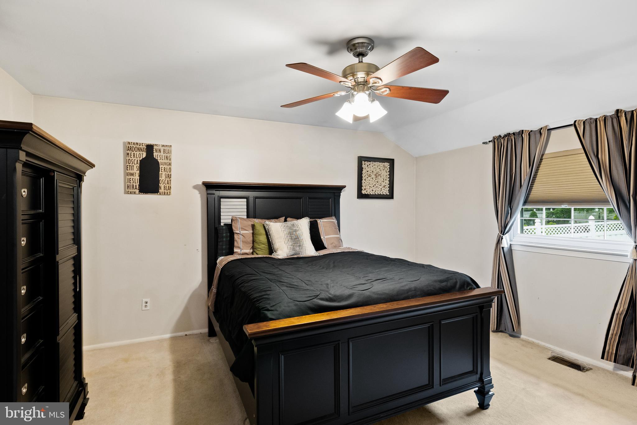 217 Farmington Road Delran, NJ 08075 - Photo 17 of 28 Primary Bedroom