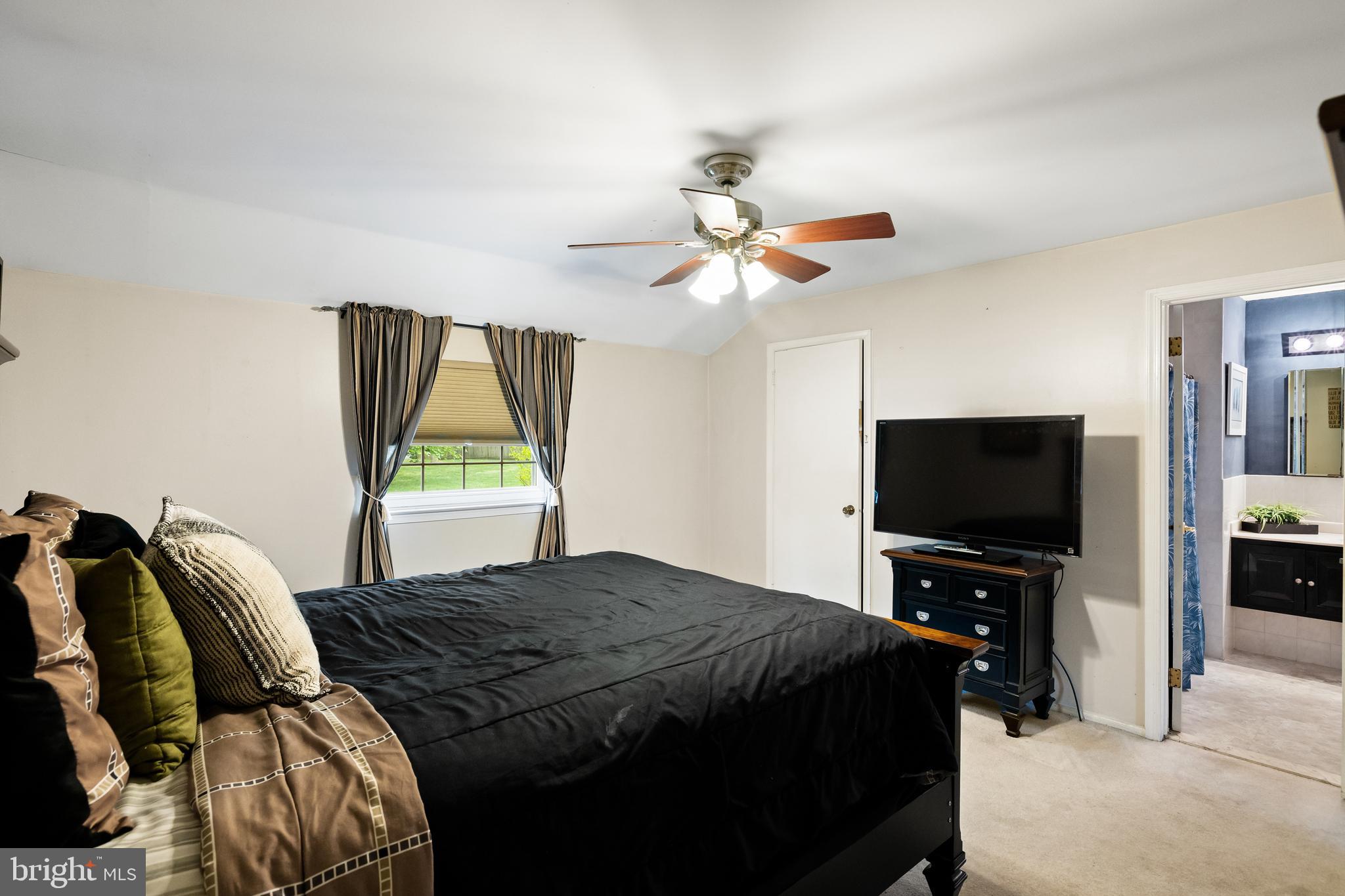 217 Farmington Road Delran, NJ 08075 - Photo 18 of 28 Primary Bedroom