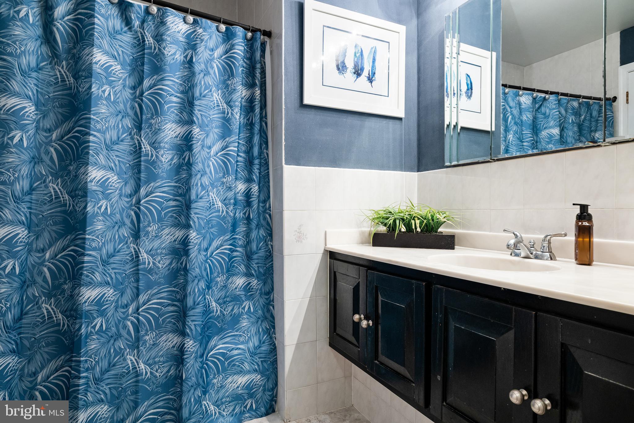 217 Farmington Road Delran, NJ 08075 - Photo 21 of 28 Bathroom