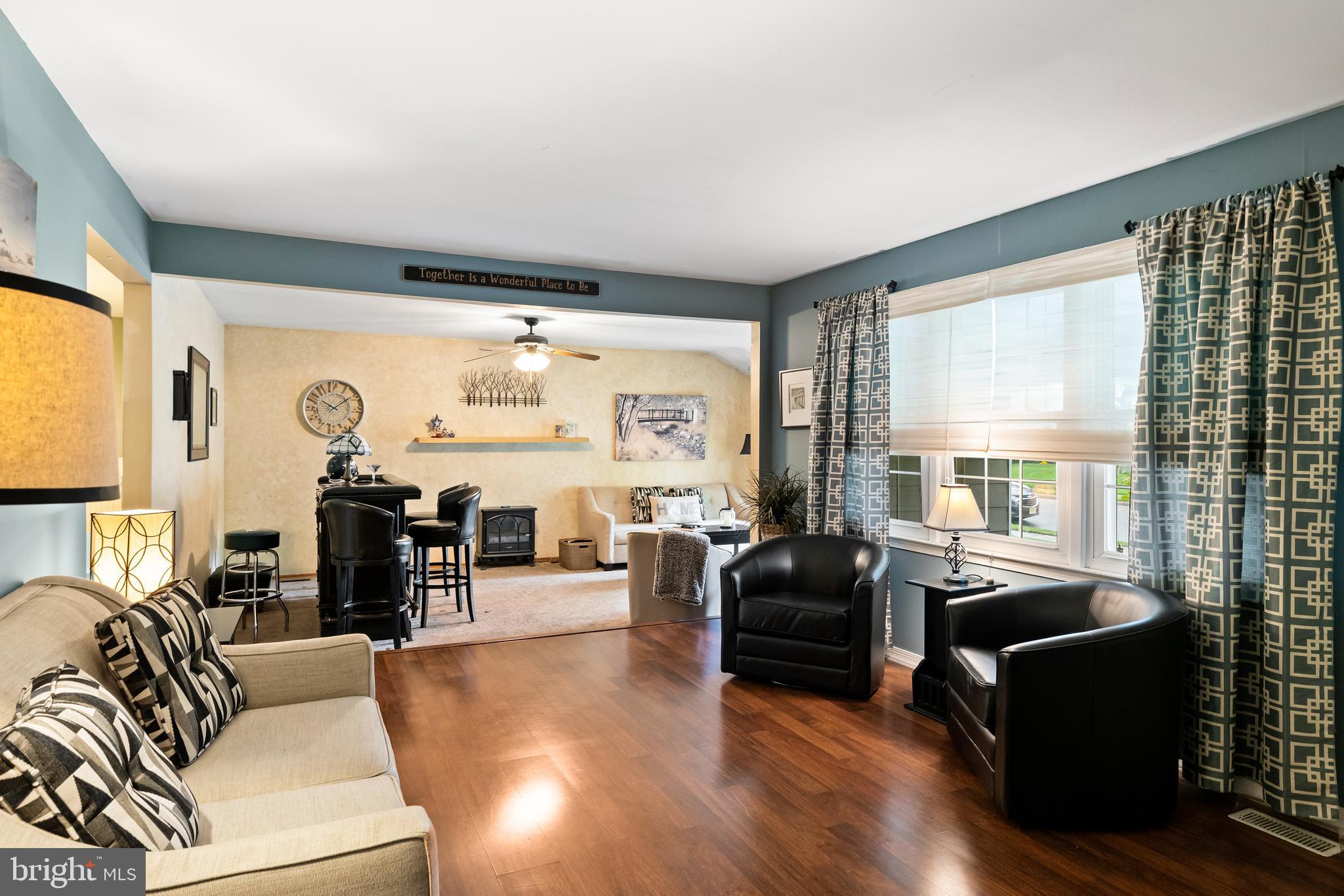 217 Farmington Road Delran, NJ 08075 - Photo 7 of 28 Living Room