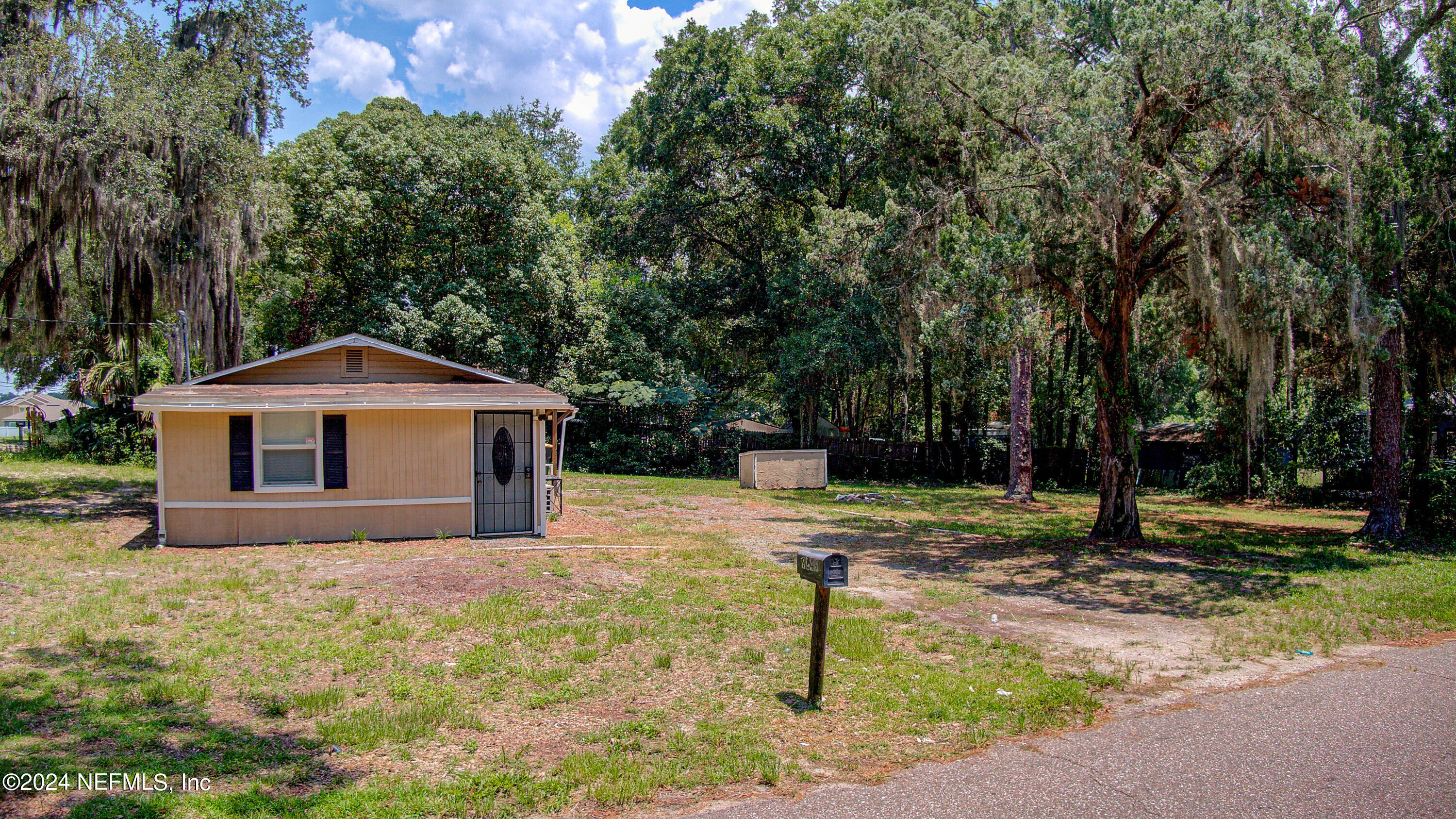 9249 Ridge Boulevard Jacksonville, FL 32208 - Photo 3 of 43 20240713-9249_Ridge_Blvd-38