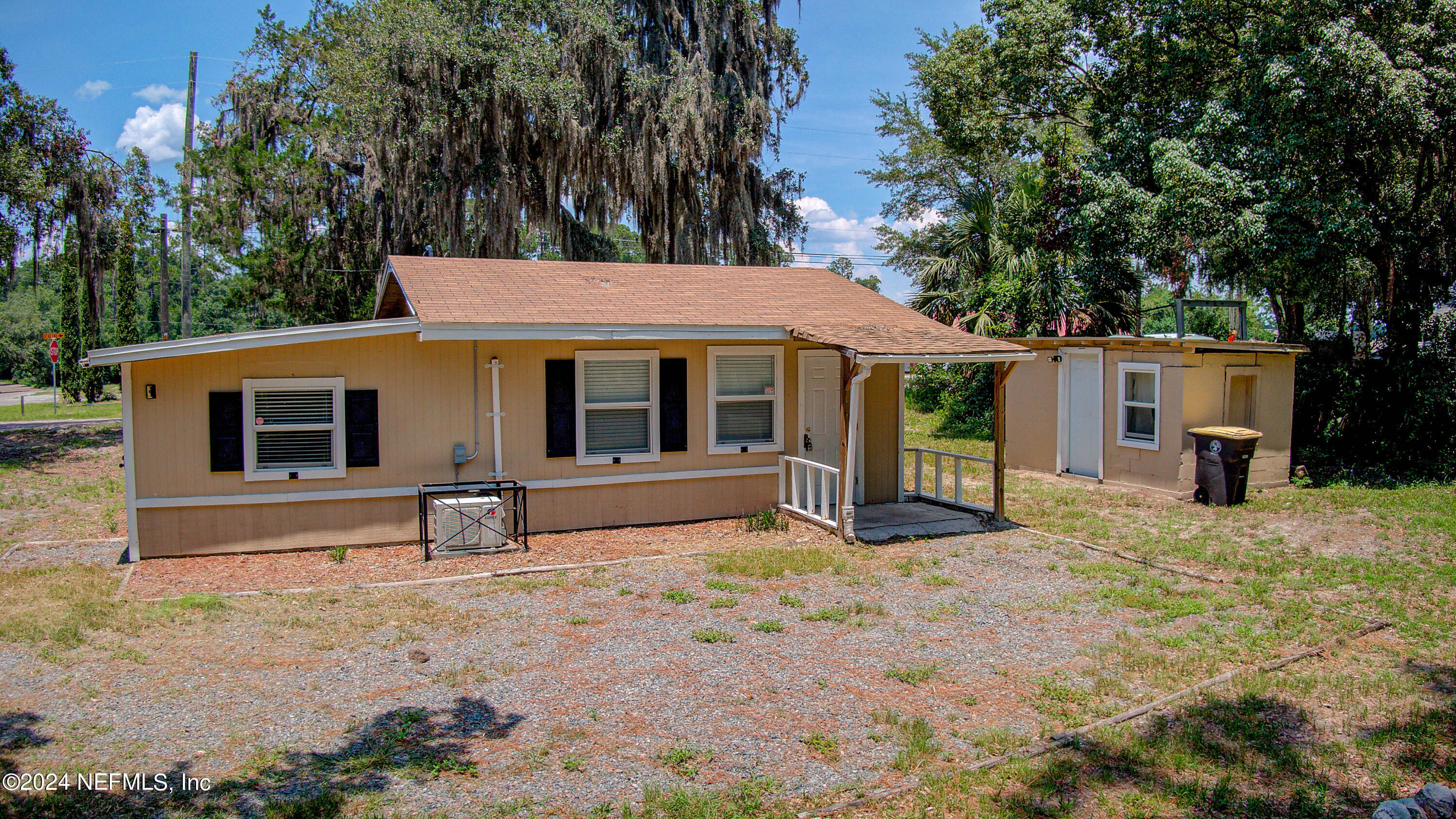 9249 Ridge Boulevard Jacksonville, FL 32208 - Photo 4 of 43 20240713-9249_Ridge_Blvd-42