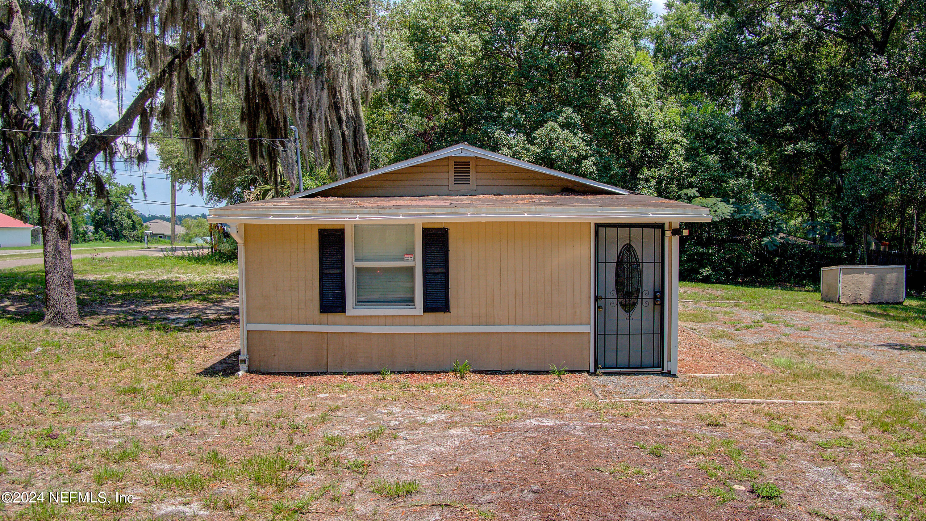 9249 Ridge Boulevard Jacksonville, FL 32208 - Photo 6 of 43 20240713-9249_Ridge_Blvd-56