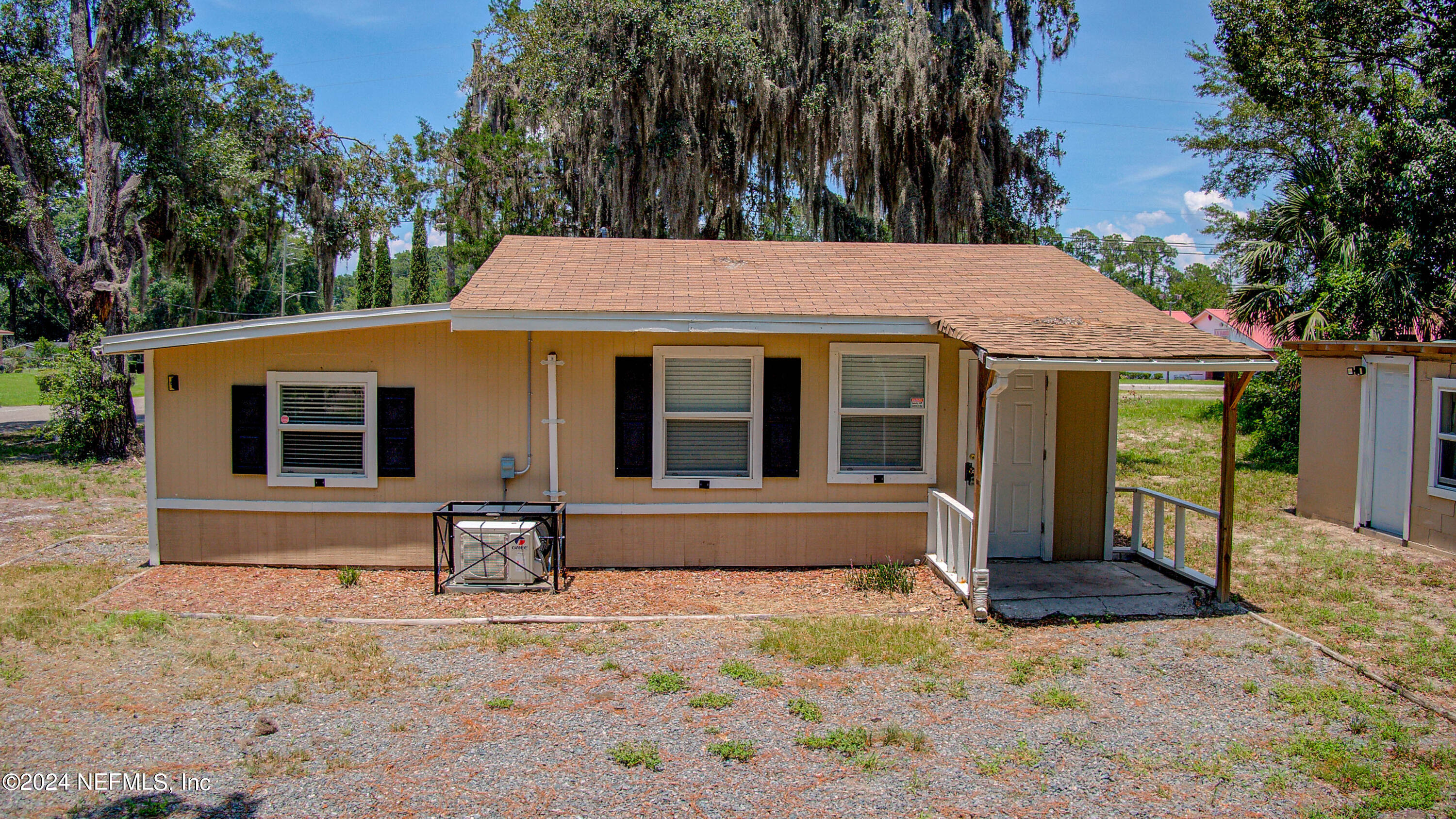 9249 Ridge Boulevard Jacksonville, FL 32208 - Photo 10 of 43 20240713-9249_Ridge_Blvd-41