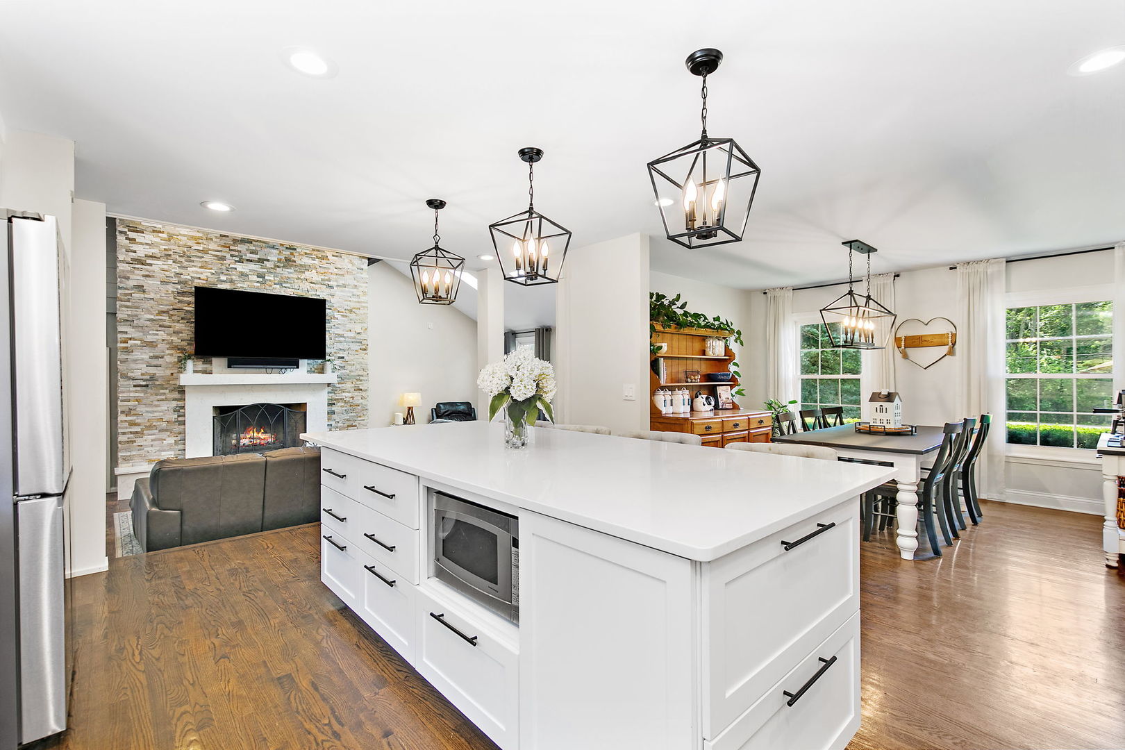 37W384 Ronsu Lane St. Charles, IL 60175 - Photo 4 of 48