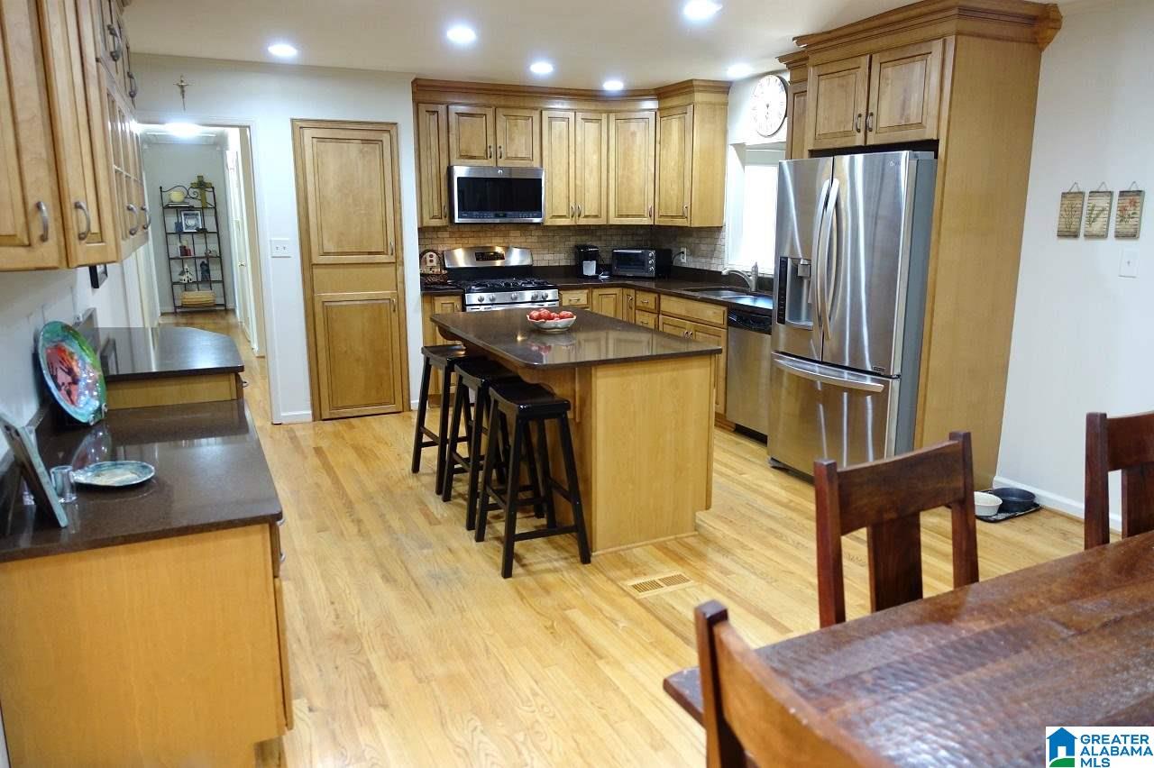 912 Granbury Road Birmingham, AL 35216 - Photo 6 of 28