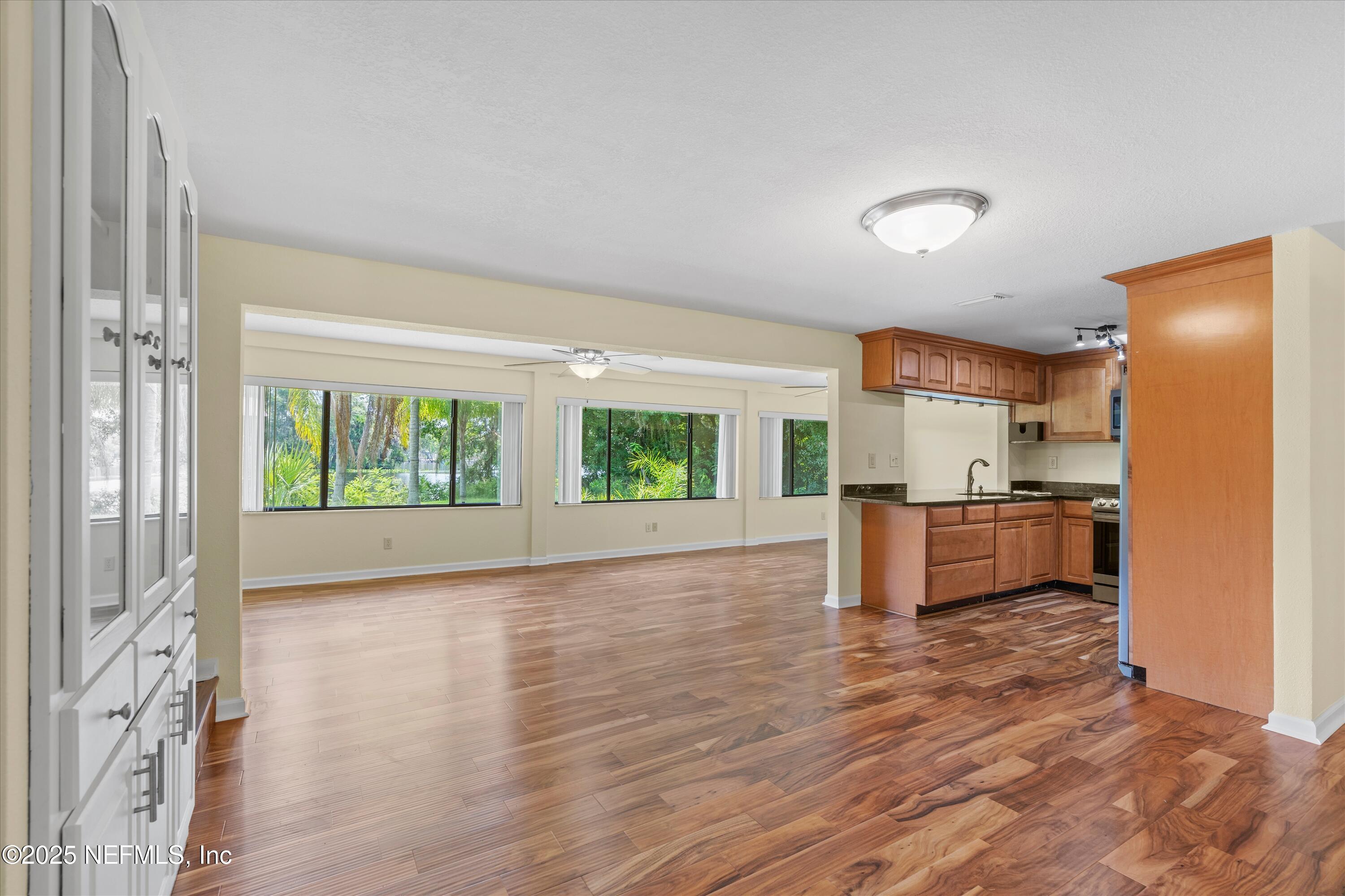 145 Finnigan Road Satsuma, FL 32189 - Photo 4 of 33 a view of kitchen with sink and refrigerator