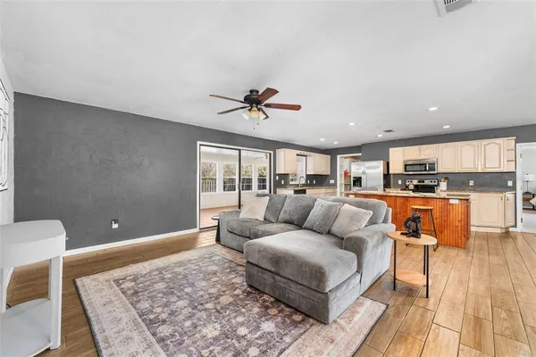 $520,000 | 8604 Northwest 1st Avenue, Gainesville, FL 32607