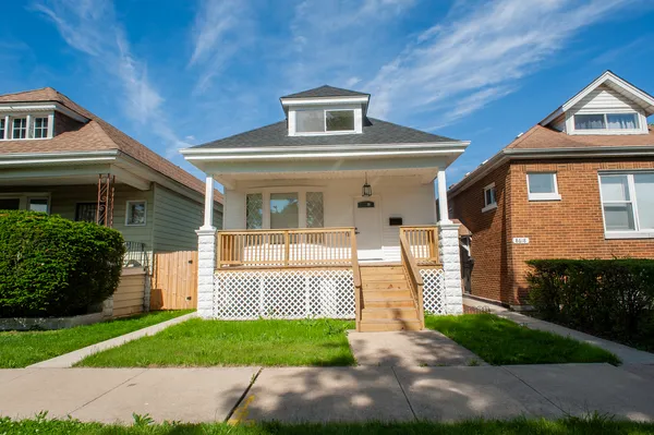 $369,000 | 8620 South Union Avenue, Chicago, IL 60620