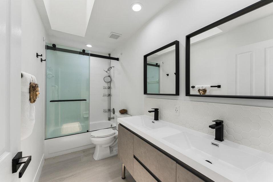 5183 Northwest 25th Way Boca Raton, FL 33496 - Photo 22 of 29 Secondary Bath