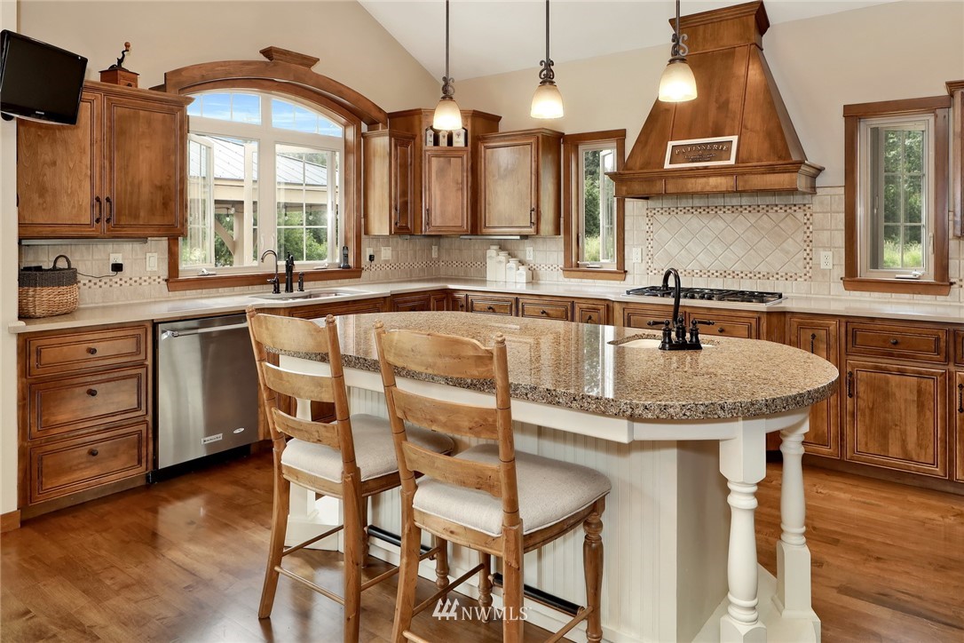 8920 Axling Road Lynden, WA 98264 - Photo 7 of 25