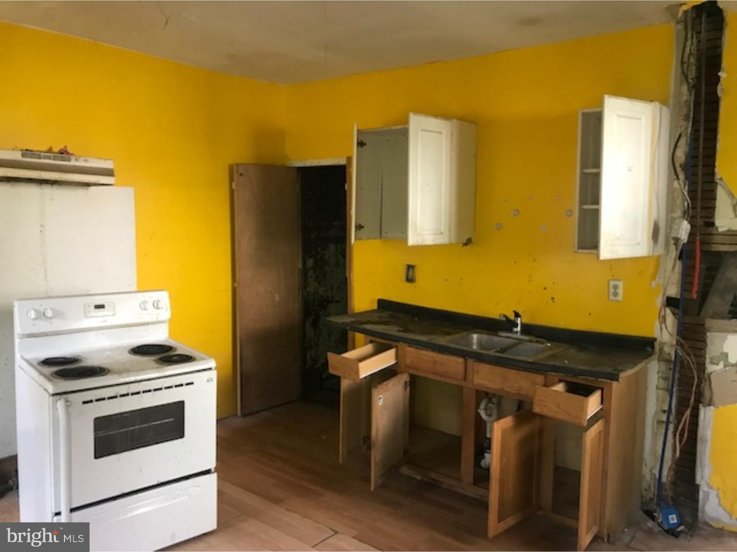 484 Riverside Avenue Trenton, NJ 08618 - Photo 6 of 12 Gallery Image 6