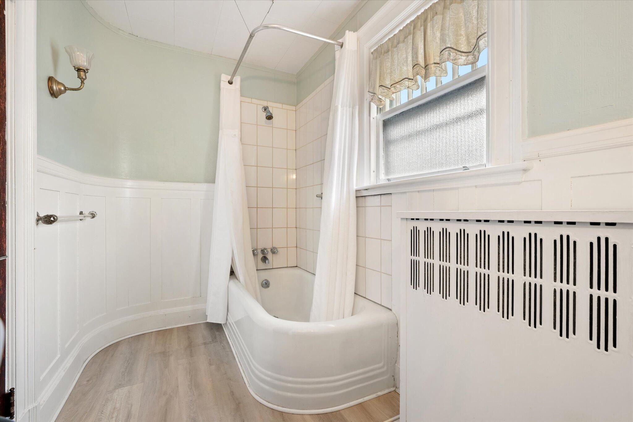 340 State Street Bangor, ME 04401 - Photo 43 of 71 49-Second Floor Full Bathroom
