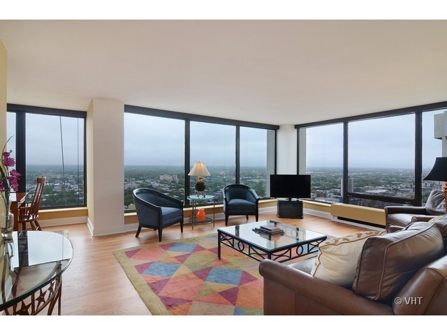 5445 North Sheridan Road, Unit 3801 Chicago, IL 60640 - Photo 3 of 16