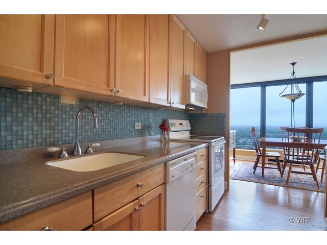 5445 North Sheridan Road, Unit 3801 Chicago, IL 60640 - Photo 6 of 16