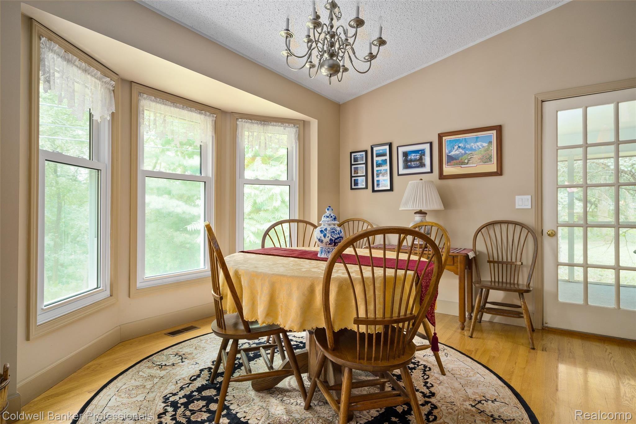 375 Hillview Street Rochester, MI 48306 - Photo 11 of 43 375-Hillview-Street-14.jpg