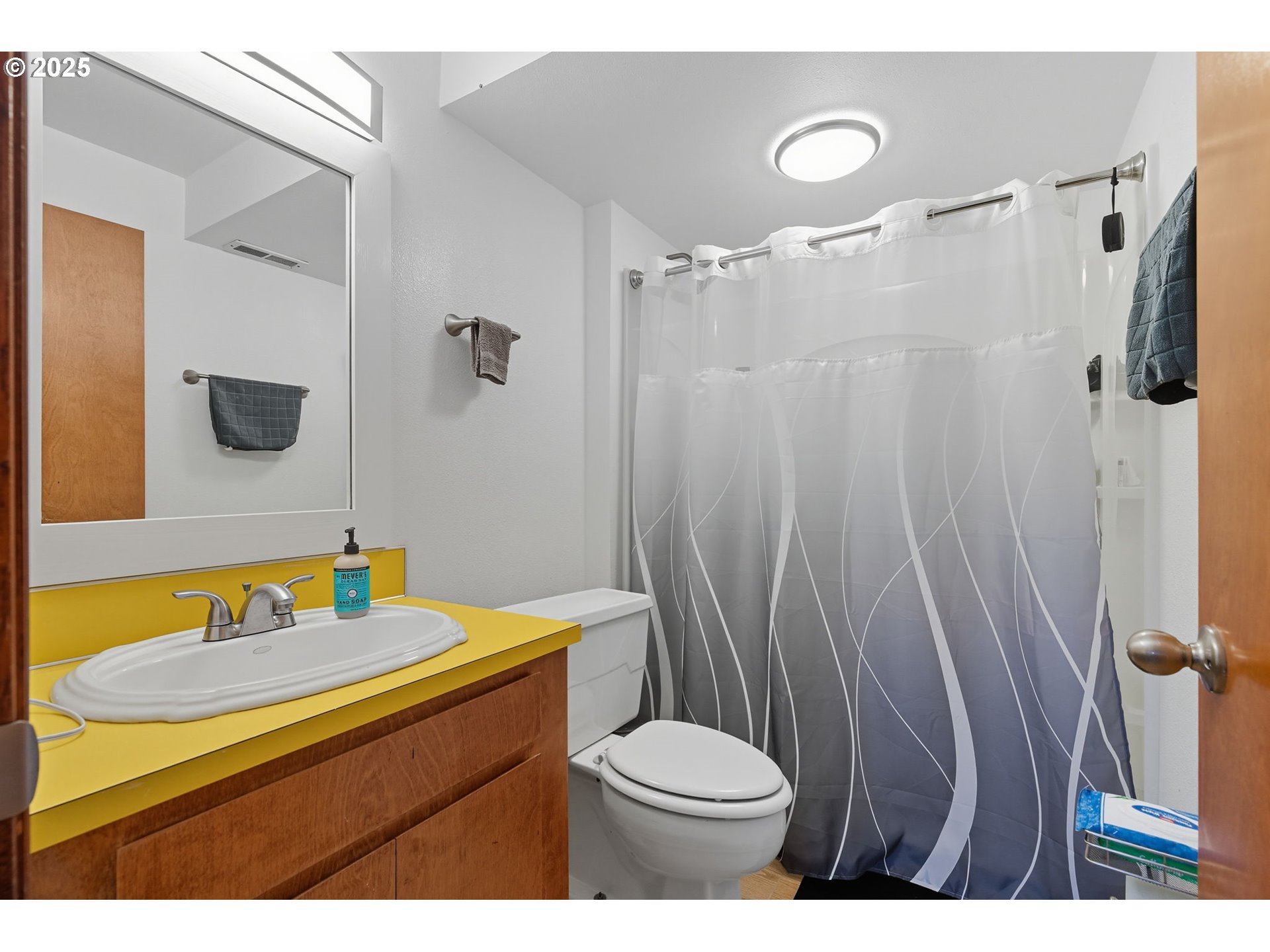 9151 Southeast Hideaway Court Damascus, OR 97089 - Photo 33 of 48 Bathroom