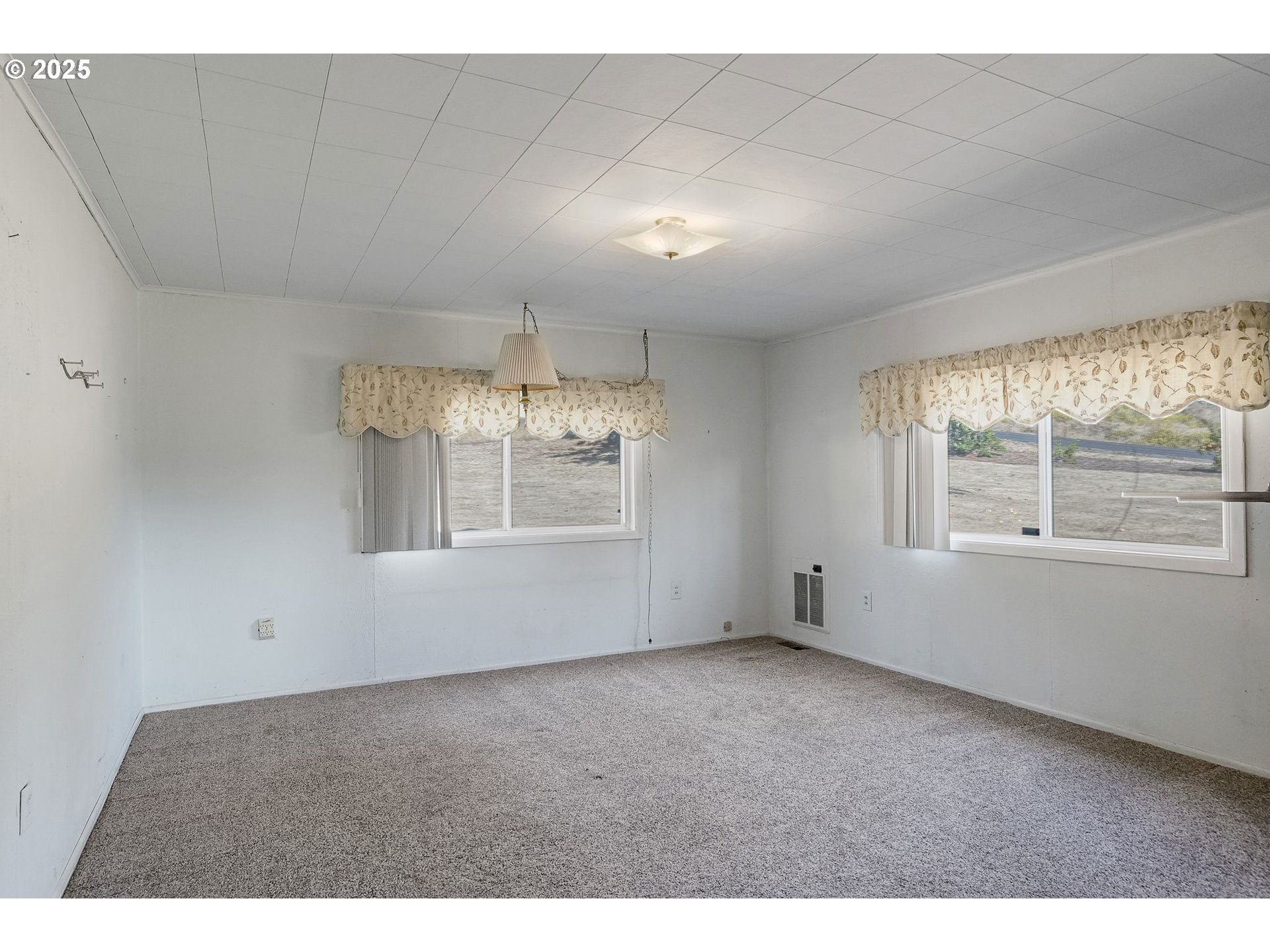 3744 Ridgeway Drive Southeast Turner, OR 97392 - Photo 15 of 48 Bedroom
