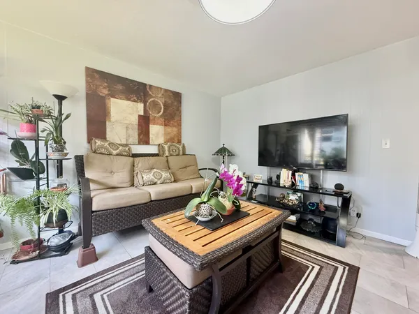 $209,000 | 485 Waianuenue Avenue, Unit 142, Hilo, HI 96720