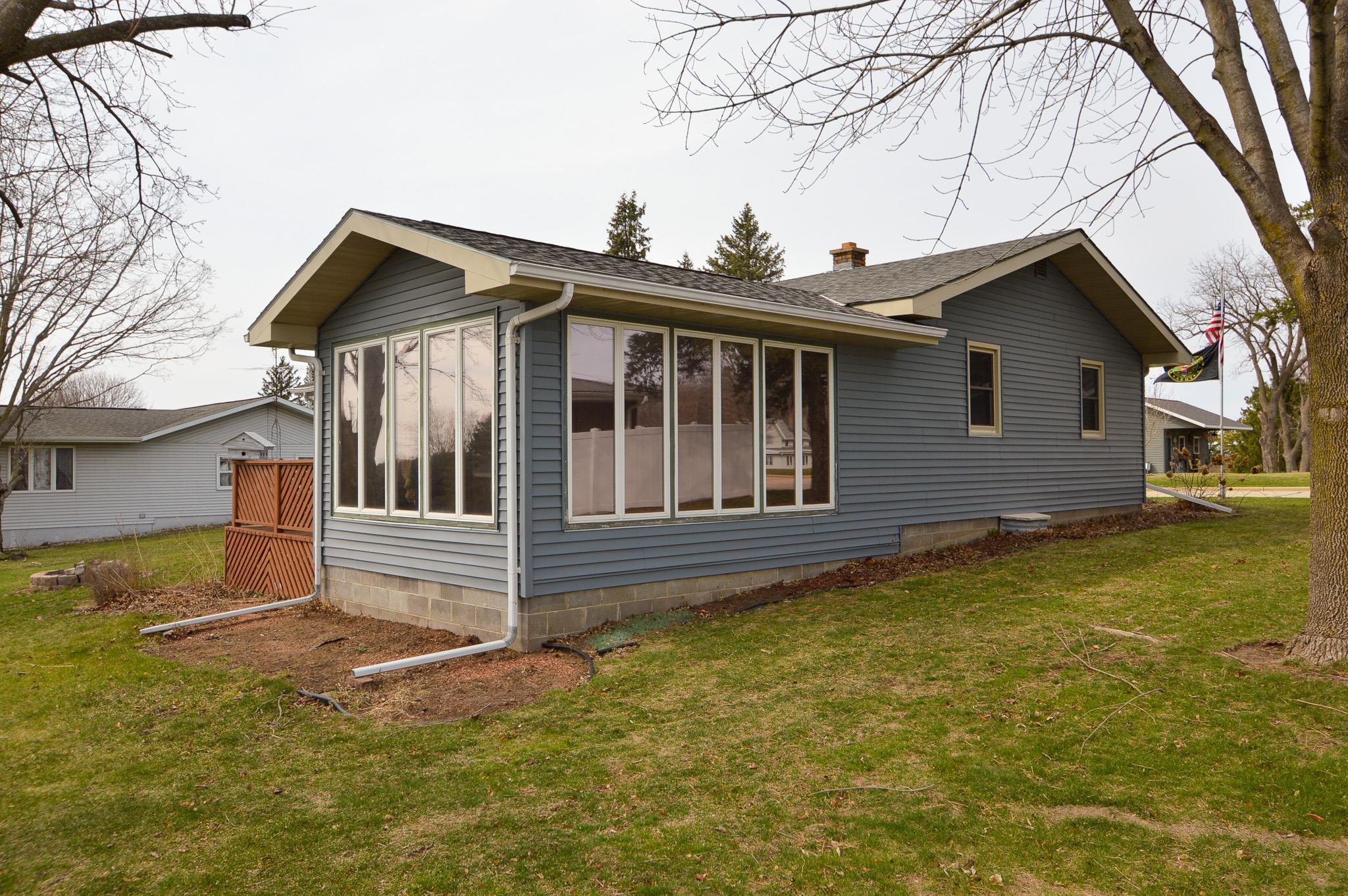 517 High Street Highland, WI 53543 - Photo 5 of 30