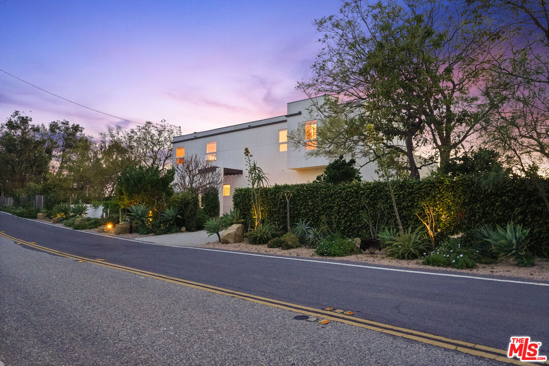 2727 Corral Canyon Road Malibu, CA 90265 - Photo 42 of 43