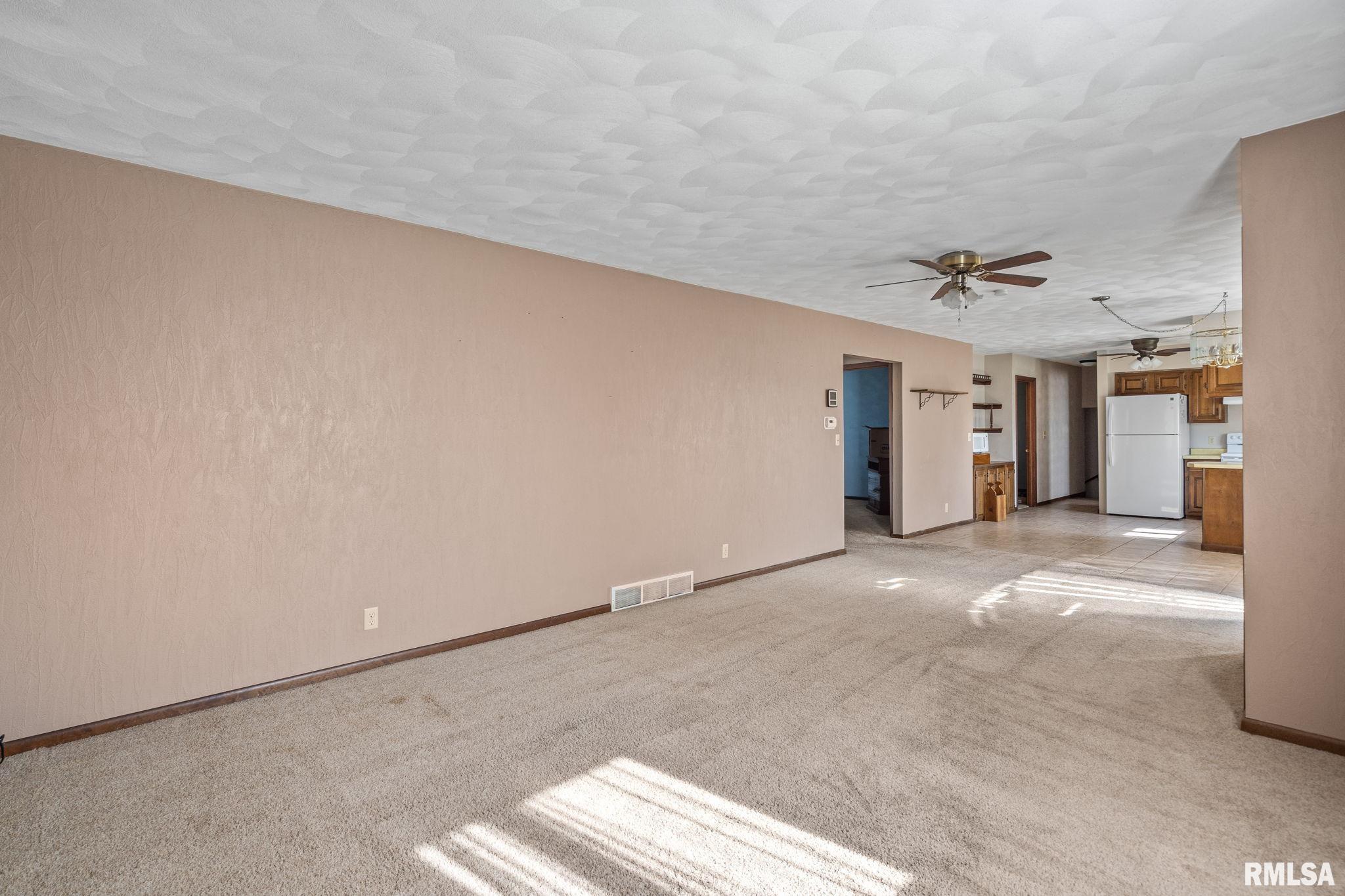 29517 Seyller Road Prophetstown, IL 61277 - Photo 5 of 46