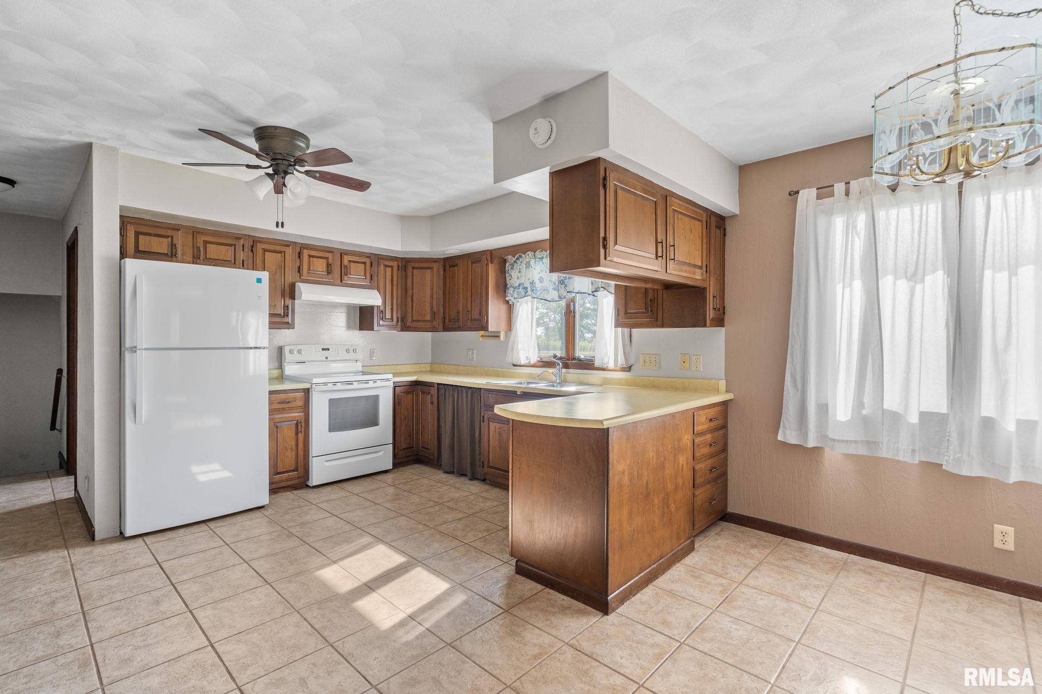 29517 Seyller Road Prophetstown, IL 61277 - Photo 7 of 46