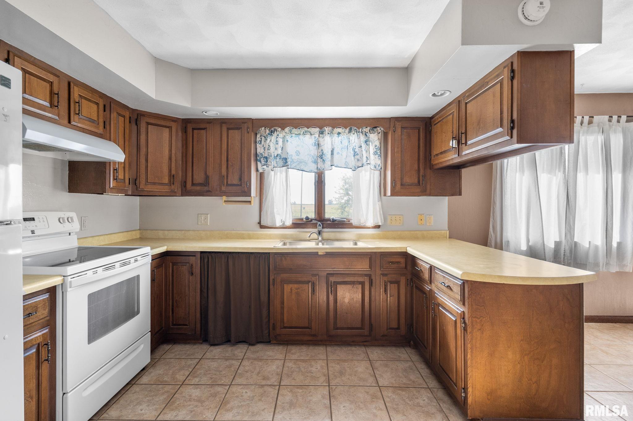 29517 Seyller Road Prophetstown, IL 61277 - Photo 8 of 46