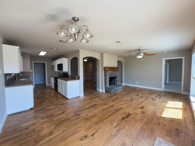 $1,900 | 10929 Hawks Landing Road, Fort Worth, TX 76052