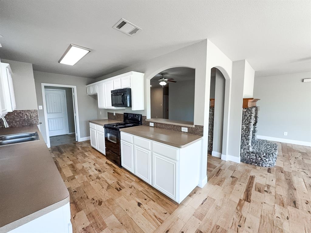 10929 Hawks Landing Road Fort Worth, TX 76052 - Photo 6 of 14