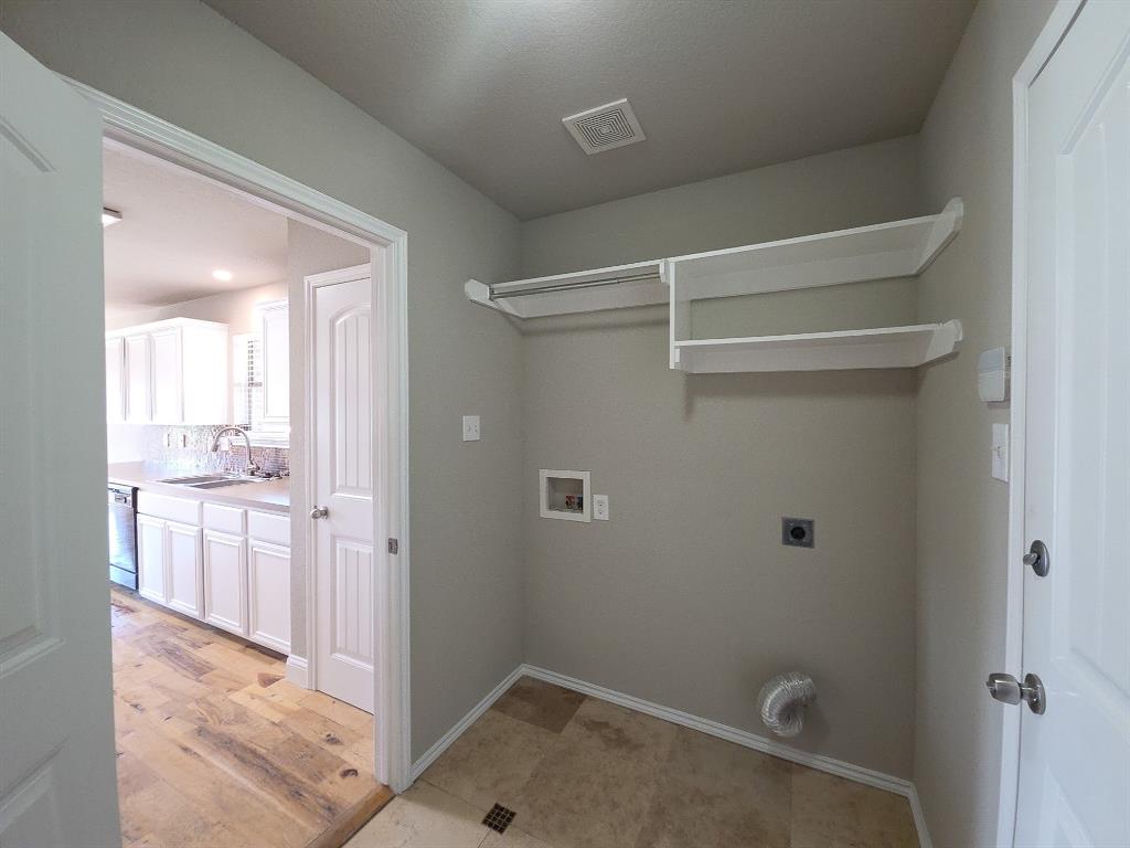 10929 Hawks Landing Road Fort Worth, TX 76052 - Photo 8 of 14