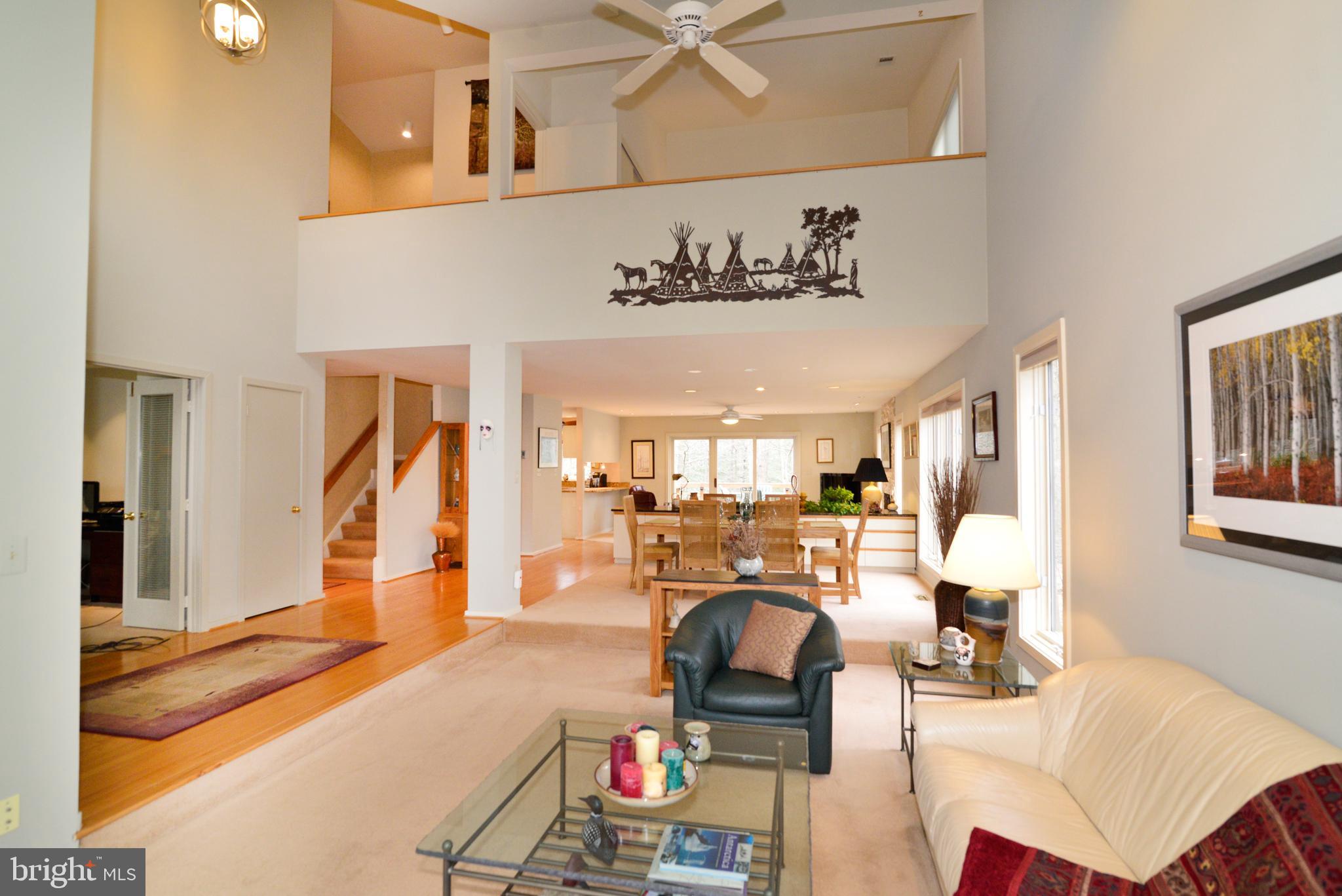 11410 Fieldstone Lane Reston, VA 20191 - Photo 8 of 50 a living room with furniture
