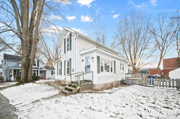 $129,000 | 120 Palmer Avenue, Colon, MI 49040