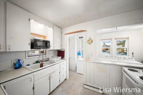 $129,000 | 120 Palmer Avenue, Colon, MI 49040