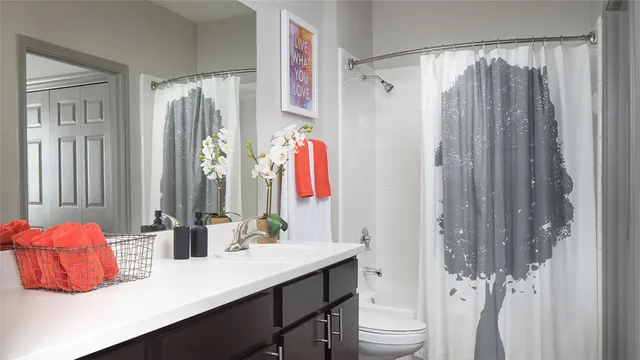 $2,067 | 500 East Stassney Lane, Unit 323, Austin, TX 78745