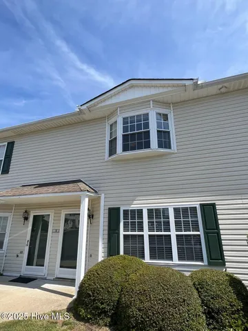 $1,350 | 2355 Vineyard Drive, Unit F8, Winterville, NC 28590