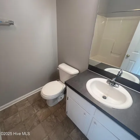 $1,350 | 2355 Vineyard Drive, Unit F8, Winterville, NC 28590